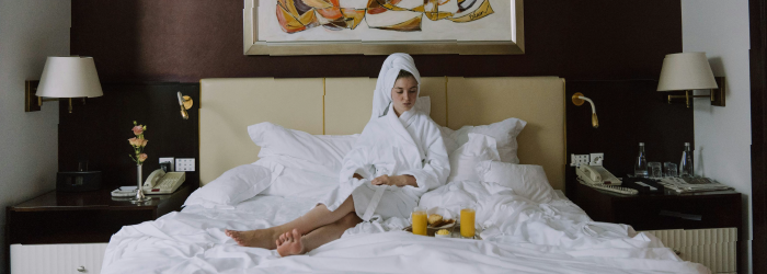 5 Elementos que puedes incluir en tu habitación para dormir fresco