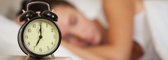 La hora ideal para ir a la cama con una almohada de plumas